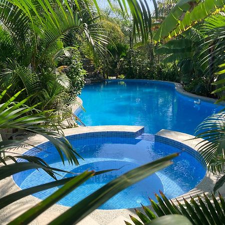 Hotel La Costa International Puerto López 外观 照片