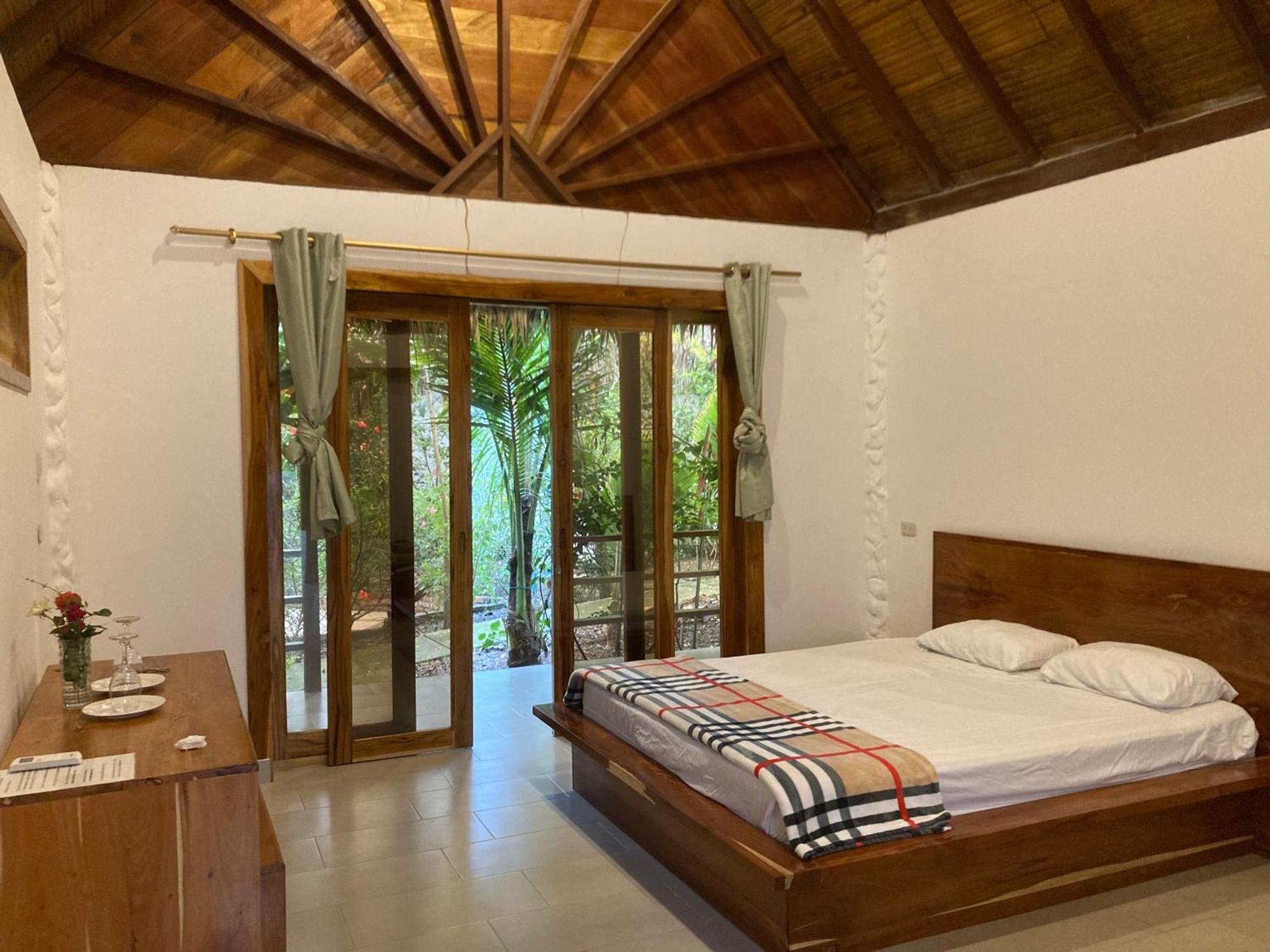 Hotel La Costa International Puerto López 外观 照片